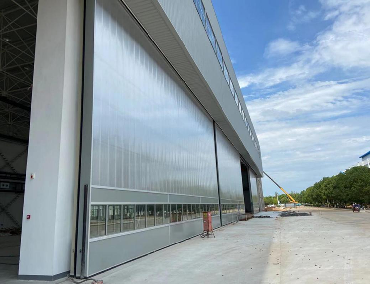 电（手）动互为推拉机库大门