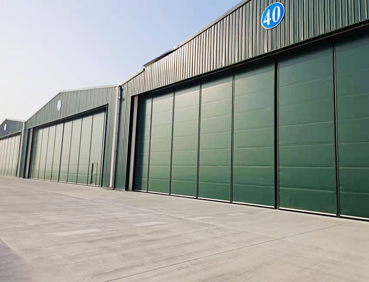 手动侧转机库大门